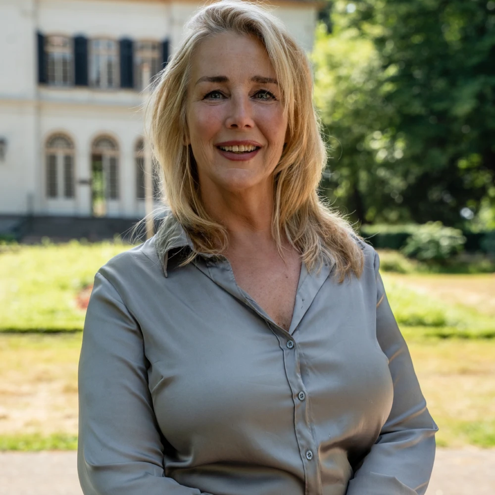 Yolanda van Dijken - Commercieel secretaresse bij DOEN NVM Makelaars