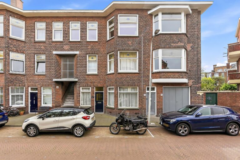 Aalbessenstraat 34, 'S-GRAVENHAGE